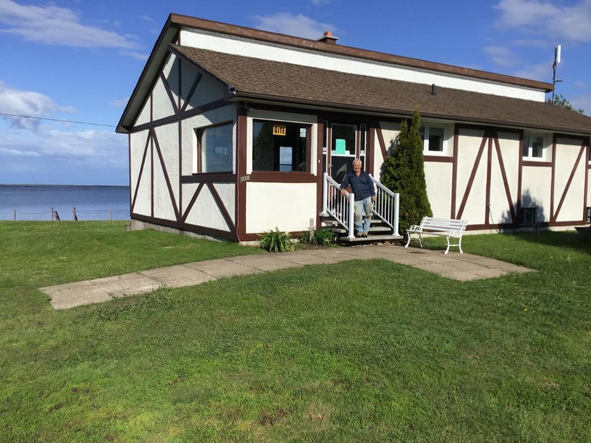 ブークタッチ Gite Au Bord De La Baie Bed & Breakfast エクステリア 写真